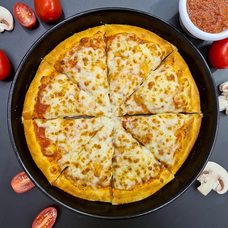 Pizza Mergherita z sosem pomidorowym i serem mozzarella w pizzerii Pan Pizza Czerwionka